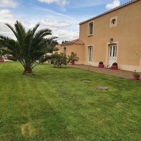 Le Logis Du Marais Bed & Breakfast Les Magnils-Reigniers Luaran gambar