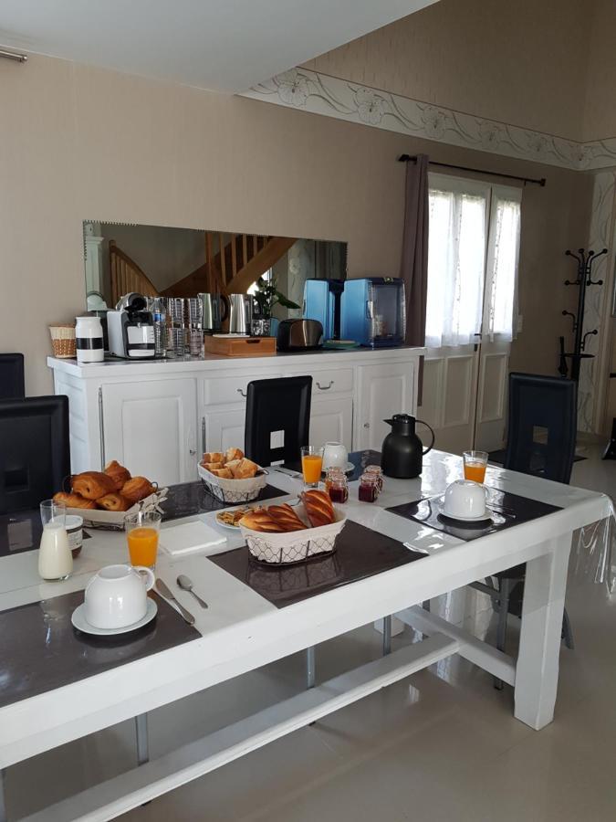 Le Logis Du Marais Bed & Breakfast Les Magnils-Reigniers Luaran gambar