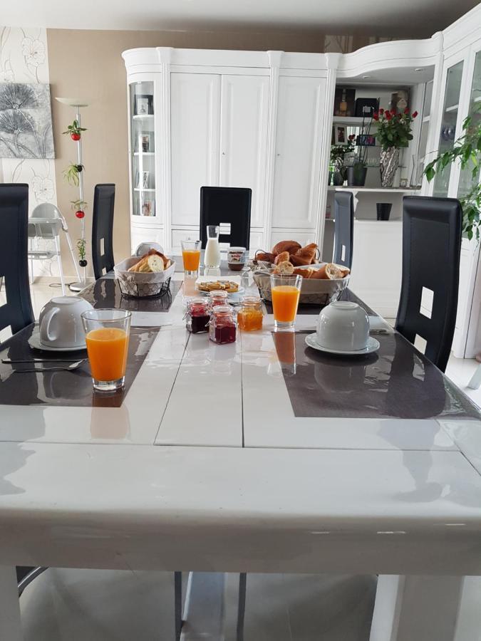 Le Logis Du Marais Bed & Breakfast Les Magnils-Reigniers Luaran gambar