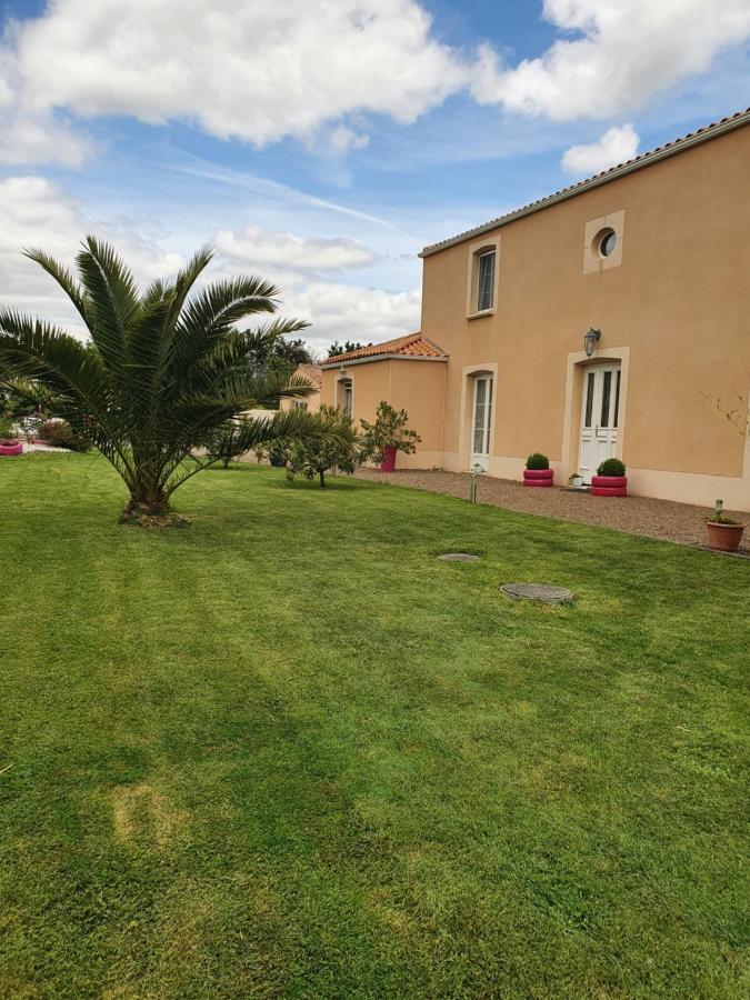 Le Logis Du Marais Bed & Breakfast Les Magnils-Reigniers Luaran gambar