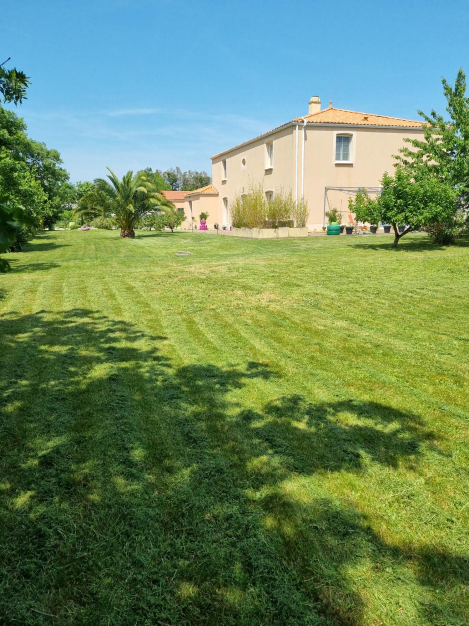 Le Logis Du Marais Bed & Breakfast Les Magnils-Reigniers Luaran gambar